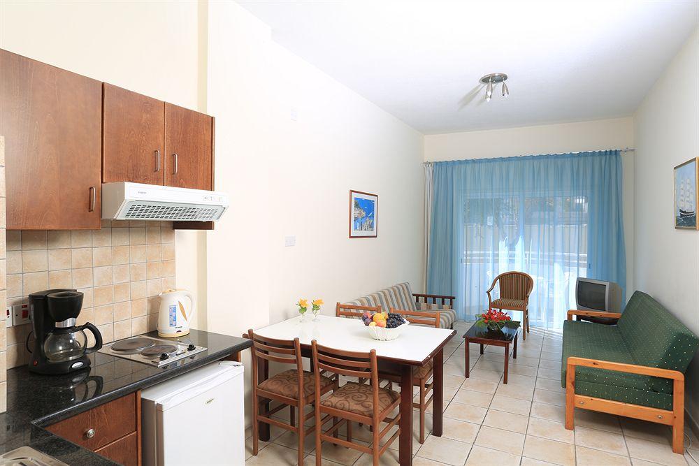 Jacaranda Hotel Apartments Protaras Exterior foto