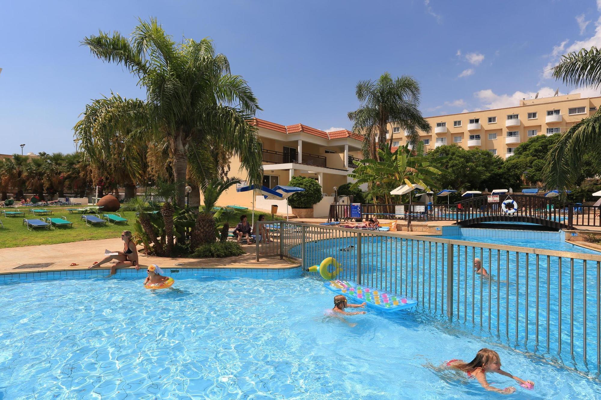 Jacaranda Hotel Apartments Protaras Exterior foto
