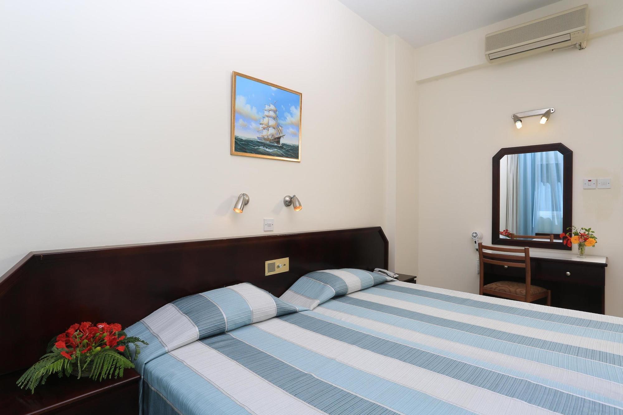 Jacaranda Hotel Apartments Protaras Exterior foto