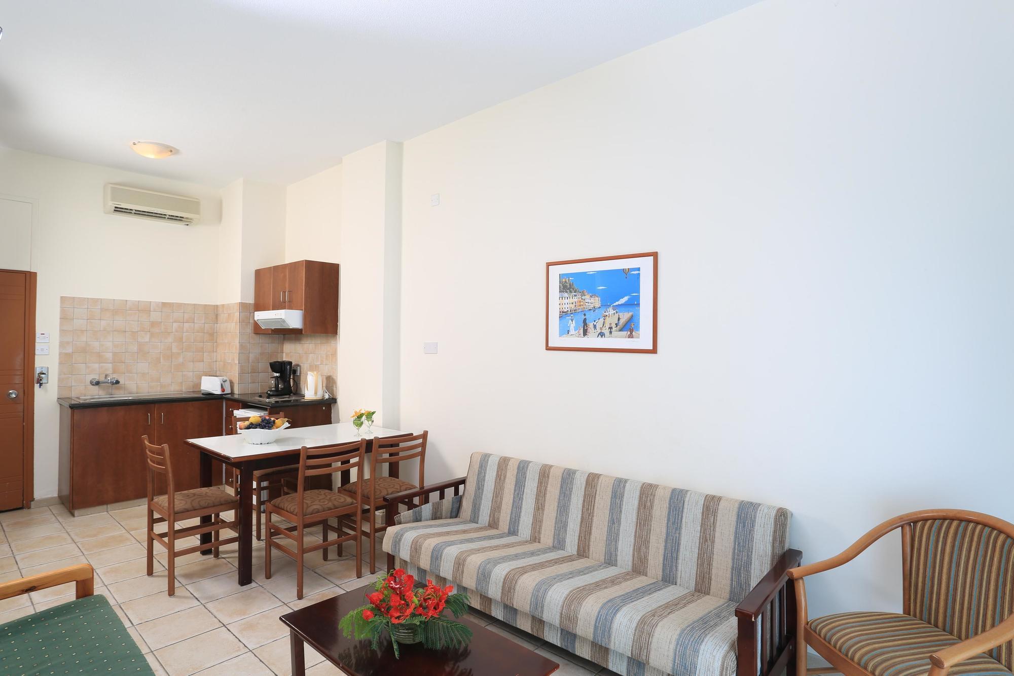 Jacaranda Hotel Apartments Protaras Exterior foto