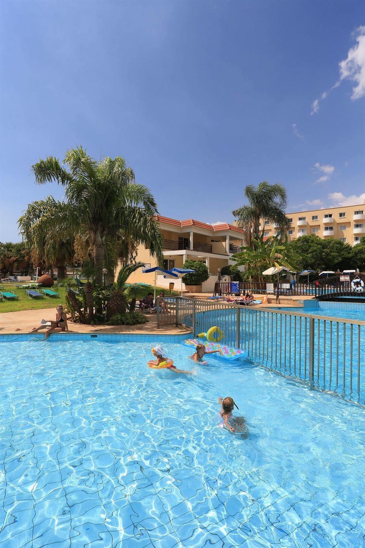 Jacaranda Hotel Apartments Protaras Exterior foto